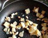 A picture of step 4 of Sabudana khichdi.