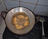 Foto langkah ke 5 dari resep Ayam Goreng Kremes.