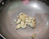 A picture of step 1 of Garlic chutney.
