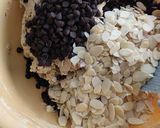 Foto langkah ke 3 dari resep Cookies Monster Anti Gagal.
