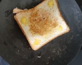 A picture of step 3 of Cheesy Veg sandwich.