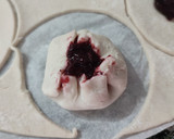 Foto del paso 2 de la receta: 💜 Flores de hojaldre y mermelada
