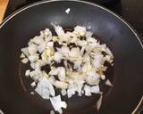 Foto del paso 2 de la receta Menestra de verduras con patatas fritas y queso