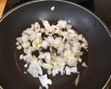 Foto del paso 2 de la receta: Menestra de verduras con patatas fritas y queso