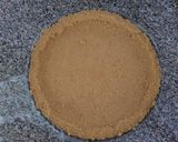 Foto del passaggio 2 della ricetta Torta salata con base di taralli