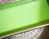 Foto langkah ke 7 dari resep Kue Lapis Pandan #kamismanis #StepByStep.