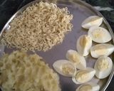 ম্যাগি উইথ এগ ললিপপ রেসিপি ধাপ - 1 ছবি