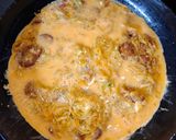 Cukkini lepény kolbásszal sajttal🧅🧀🥒 recept fázis 3 fotója
