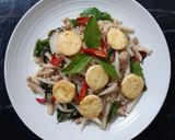 รูปขั้นตอนการทำที่ 2 ของ "เกี้ยมอี๋ผัดกะเพราเต้าหู้หมูสับ" 🌿🐷🌶