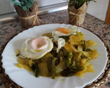 Foto del paso 5 de la receta: Patatas con pimientos y huevos fritos