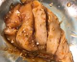 Hình bước làm 1 của món Ức gà nướng mật ong 🍯