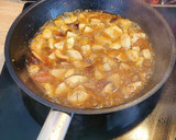 Foto del paso 3 de la receta: Solomillo de Ternera con Ceps, Mousse de Pato y Cebolla caramelizada