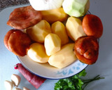 Foto del paso 1 de la receta: Patatas con níscalos y colinabo