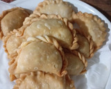 Foto langkah ke 4 dari resep Pastel Goreng Renyah tanpa telur.