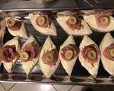 Une image de l'étape 3 de Canapés apéritif « yeux » au jambon cru,olives,anchois et tomate.