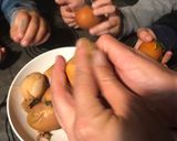 Foto del paso 6 de la receta: Huevos de Pascua, decorados con un tinte natural