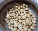 A picture of step 1 of Makhana Bhel.