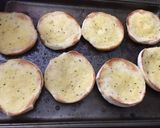 A picture of step 5 of Chicken parm burgers.