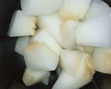 A picture of step 2 of Melon Juice.