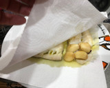Foto del paso 5 de la receta: Filetes de bacalao confitado con base de patata panadera