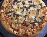 Hình bước làm 4 của món Pizza bò băm, xúc xích