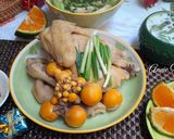 Hình bước làm 2 của món Gà và trứng non hấp hành