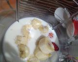 Foto langkah ke 5 dari resep Smoothie Stroberi Oatmeal.
