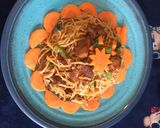 चिकन शेज़वान नूड्लस (Chicken Shezwan Noodles recipe in marathi) रेसिपी स्टेप 4 फोटो 