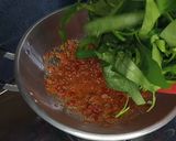 Foto langkah ke 3 dari resep Tumis kangkung terasi.
