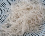 Hình bước làm 1 của món Miến om nấm (món chay)