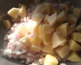 A picture of step 2 of Gobhi ki sabji.