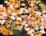 Hình bước làm 2 của món Cơm Chiên Thịt+Củ Cải Muối