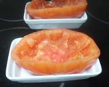 Foto del paso 3 de la receta: Tomate relleno de surimi acompañado de pimientos de Padrón