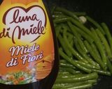 A picture of step 2 of Easy balsamic glazed green beans.