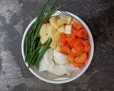 Hình bước làm 1 của món Vịt kho nước dừa
