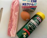 A picture of step 1 of Japanese Carbonara🇯🇵.