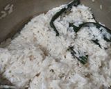 Foto langkah ke 2 dari resep Bacang Ketan Isi Ayam Kecap.