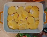Foto del passaggio 4 della ricetta Parmigiana di patate e speck