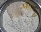 Foto del paso 2 de la receta: Medialunas de manteca con dulce de leche