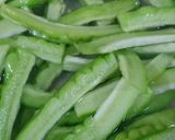Hình bước làm 2 của món Khổ qua ngâm chua ngọt