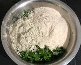 A picture of step 2 of Methi palak muthiya dhokla.