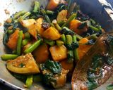 মাছের তেল আর মাথা দিয়ে পুঁইশাক(macher tel r matha diye puishak recipe in bengali) রেসিপির ধাপ 3 ছবি