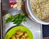 Foto langkah ke 1 dari resep Sayur Tauge Tahu.
