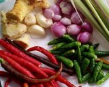 Foto langkah ke 2 dari resep Gulai ayam kampung (resep keluarga jesslyn).