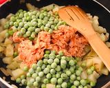 Foto langkah ke 2 dari resep Tumis Salmon Kentang.