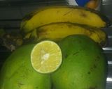 A picture of step 1 of Banana, mango, lemon smoothie.