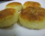 A picture of step 5 of Veg Frittata With Peas Stuffed Potato Patties.