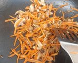 Foto langkah ke 7 dari resep Japchae (Bihun goreng Korea).