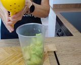 Foto del paso 1 de la receta: Crema fría de aguacate