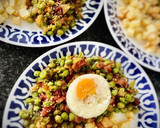 Foto del paso 5 de la receta: Guisantes frescos con tomate, jamón y huevo poché
